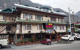 Mahesh Hotel